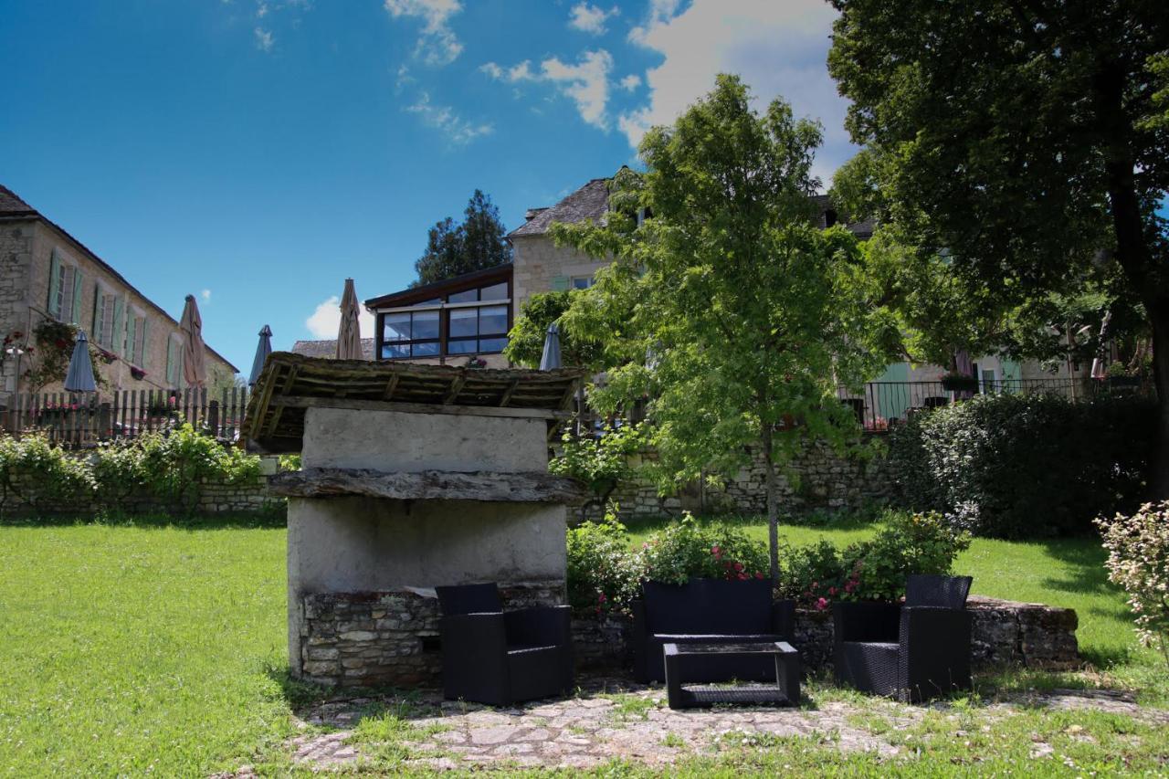 Auberge Des 7 Tours Martel Exterior foto